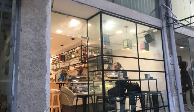 Yom Tov Deli
