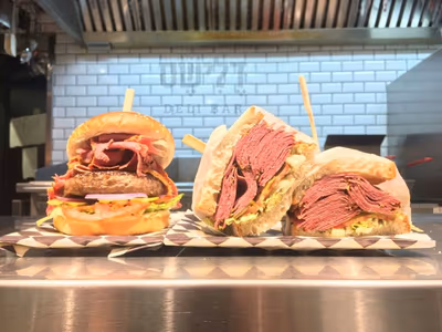 Delicious Deli Bar Rothschild-Allenby market 5