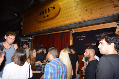 Joey's bar