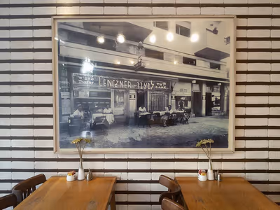 LunchNer Cafe