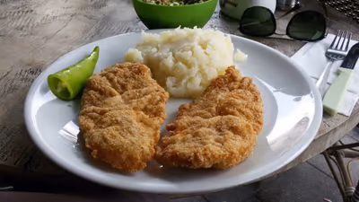 LunchNer Cafe