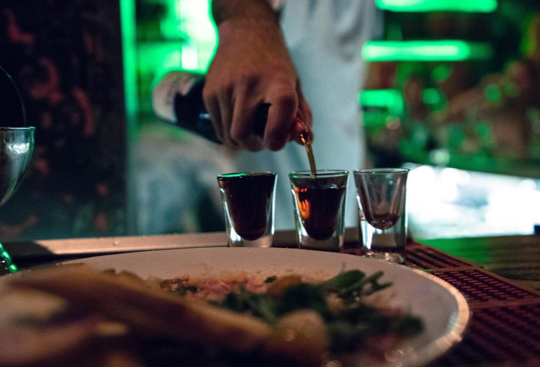 bars in tel aviv