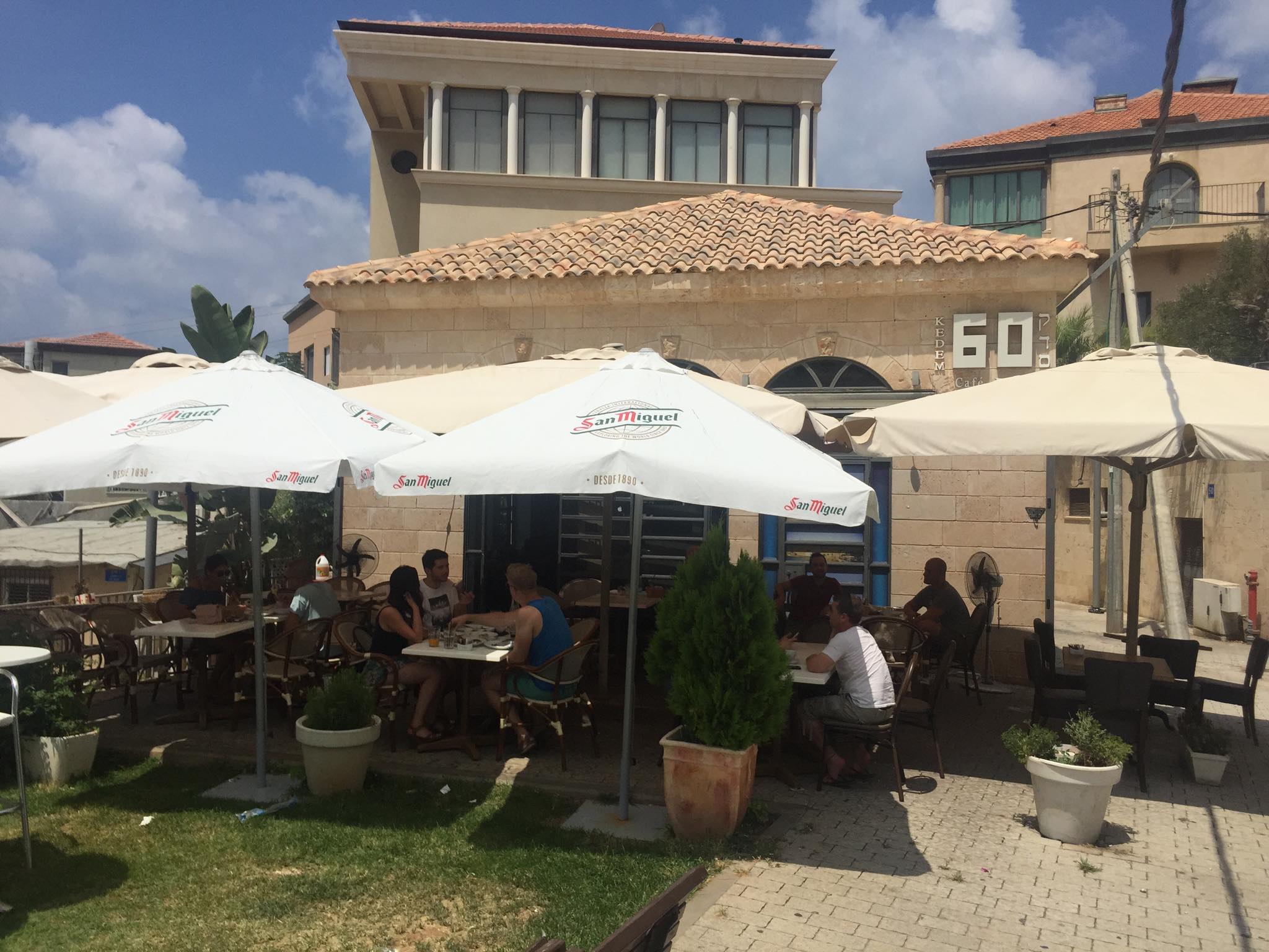 Bistro 60