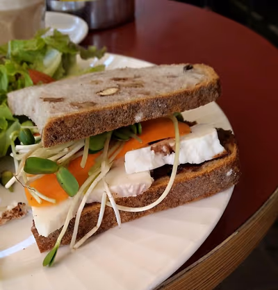 Cafe Tachtit