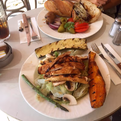 Cafe Tachtit