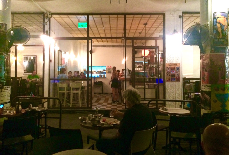 Cafe Tachtit