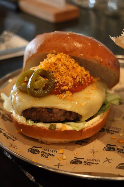 Burgus Burger Bar Yigal Alon