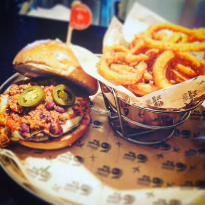 Burgus Burger Bar Yigal Alon