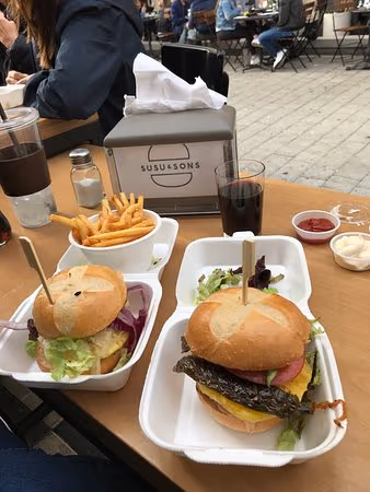 Susu and Sons - fashion mall