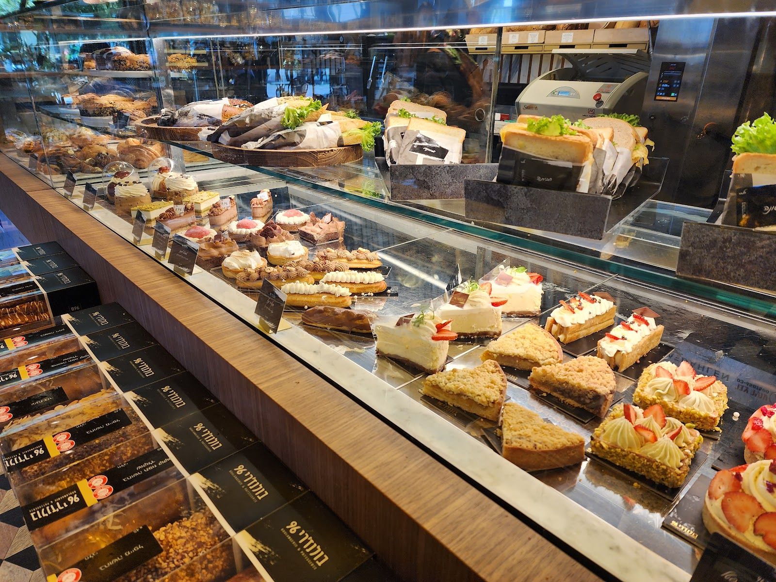 96-boulangerie (photo: Yana Lubavin)