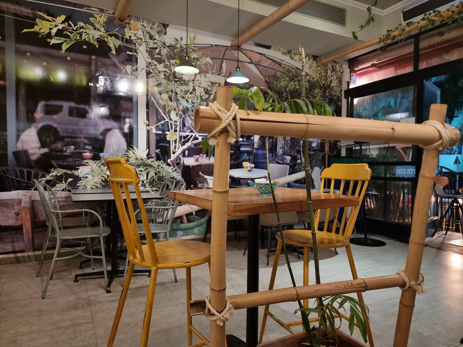 cafe-zorik (photo: Eyal Hitin)