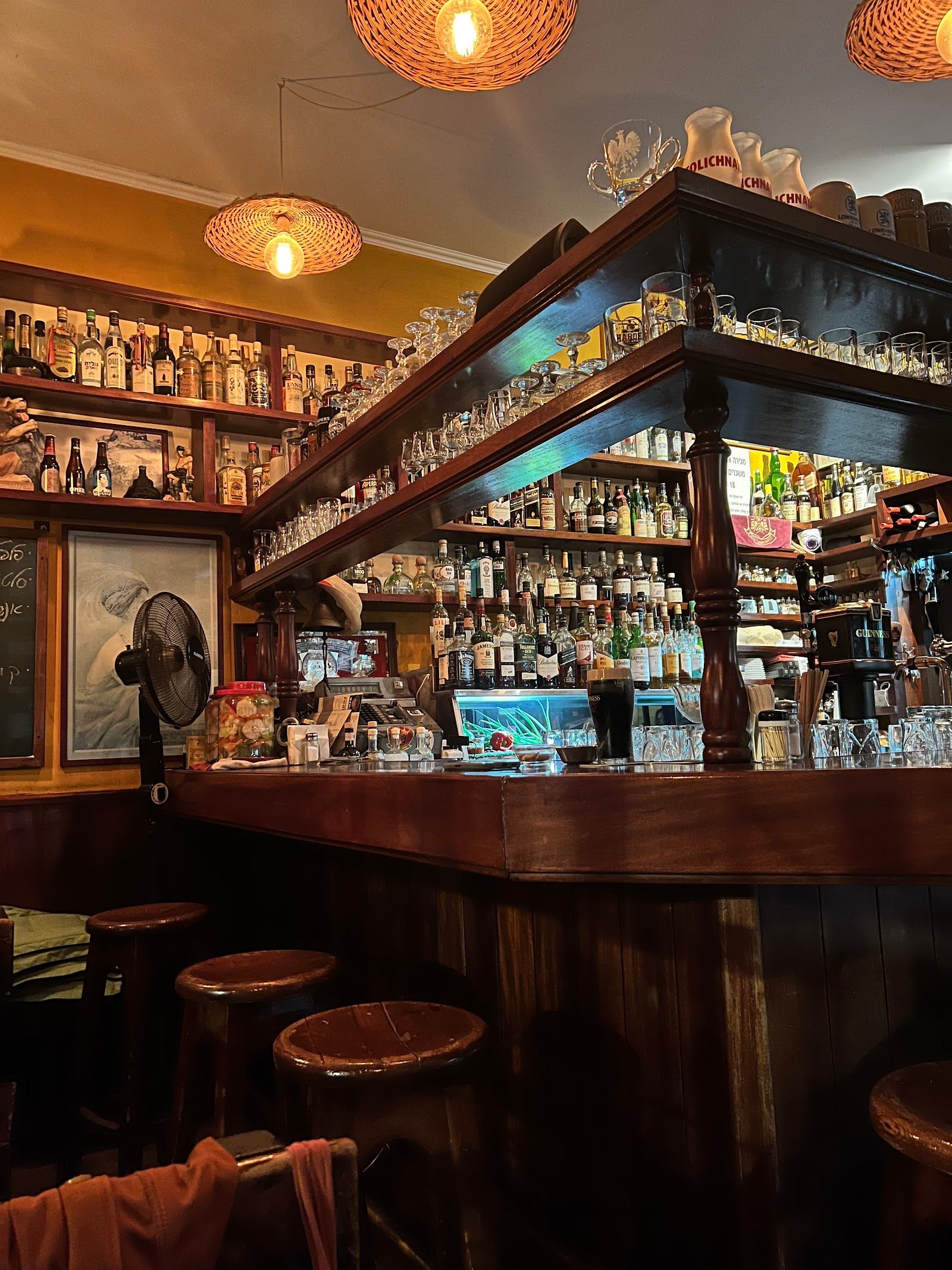 amiram-pub (photo: nivi yechieli)