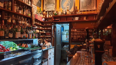 amiram-pub (photo: Zcharia Moshe)