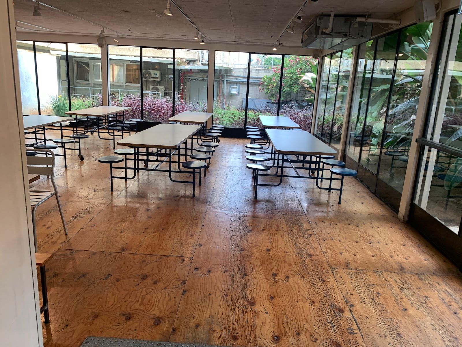 cafe-neto (photo: Ola Shmerling)