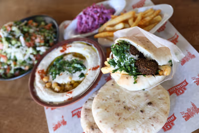 falafel-atsir (photo: שווארמה יפו פלאפל אציר)