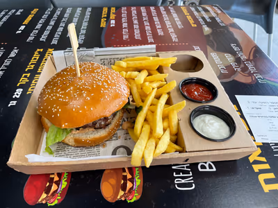burger-station-23-shawarma (photo: m explorer)