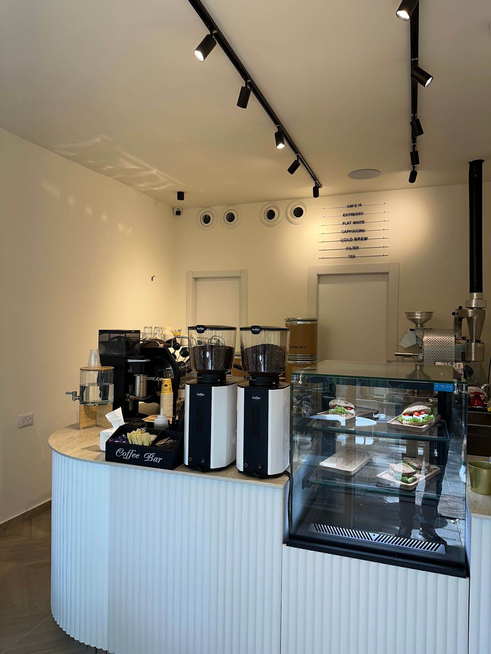 cafe-14 (photo: Café 14)