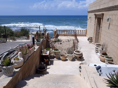 bat-yam-restaurant-karas (photo: Olha Aleksandrova)