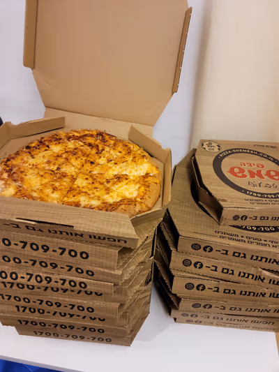 pizza-shemesh (photo: Alana Yoffe)