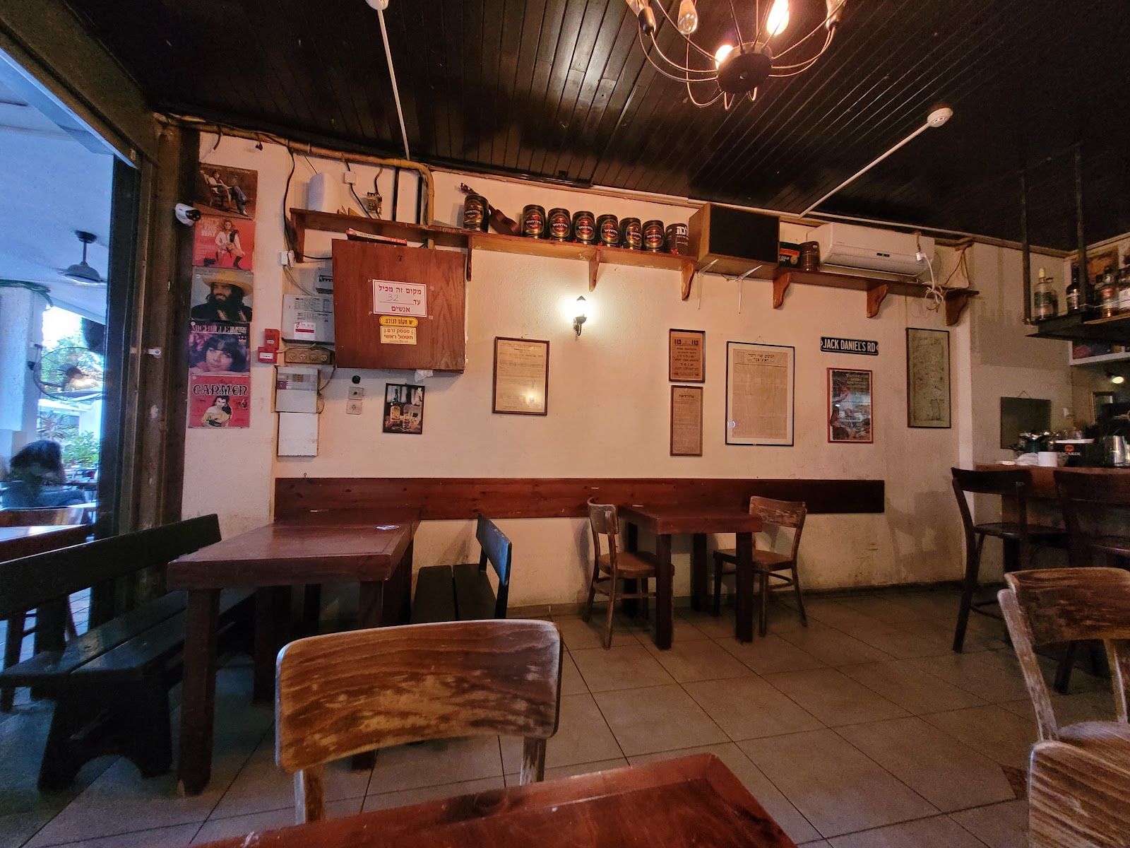 pub-rosh-pina (photo: Evgeni Lan)