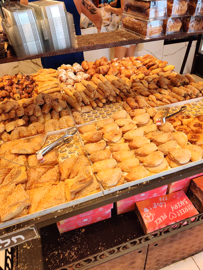 street-bakery (photo: Moshe Argaman)