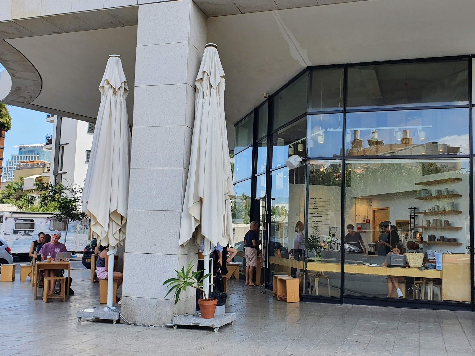 hoc-house-of-coffee (photo: Guy Mizrahi)